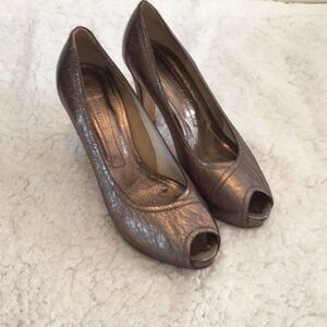 Roberto Del Carlo Silver Metallic Peep Toe Pump, Size 38.5
